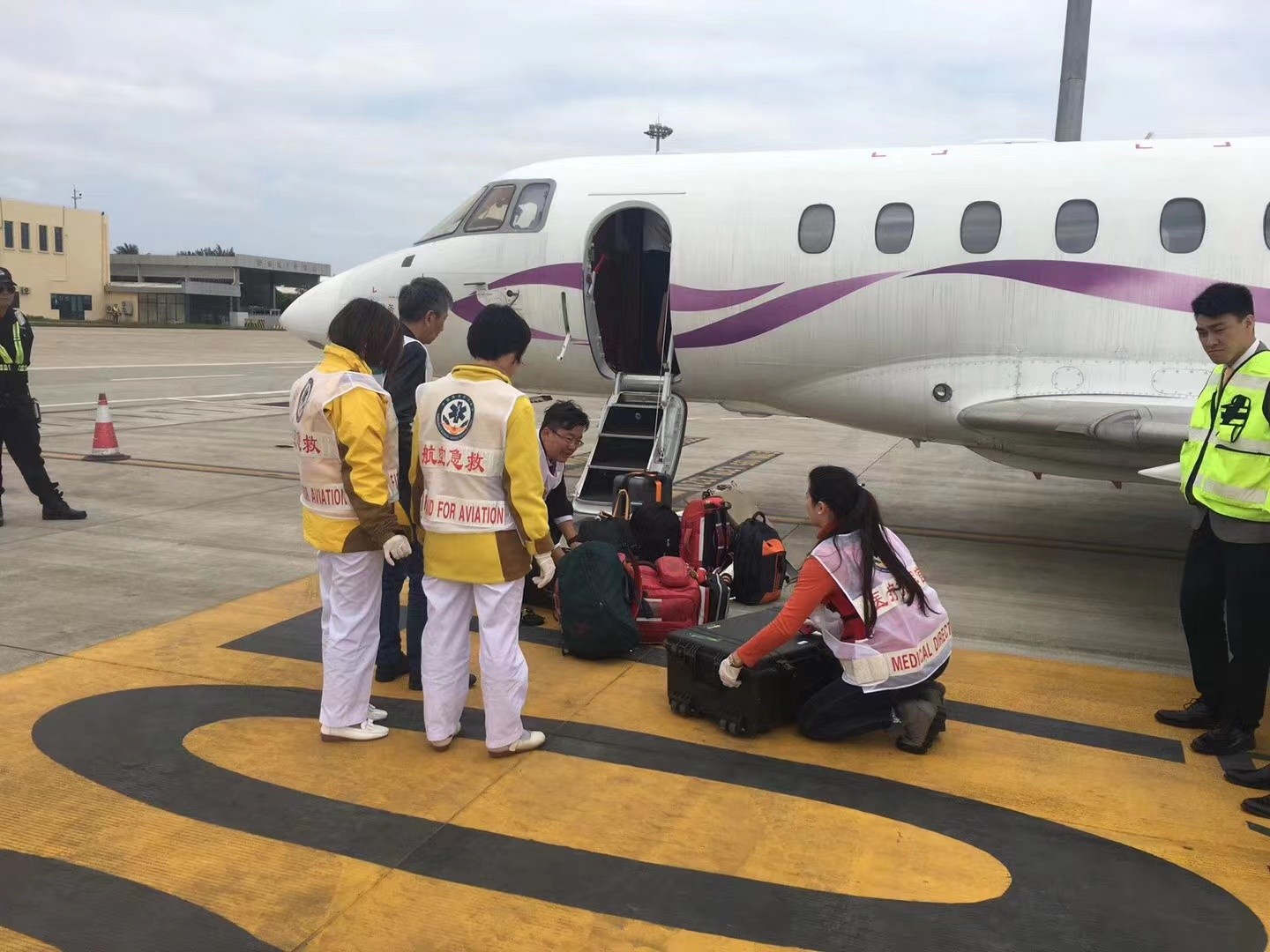 西宁香港出入境救护车出租